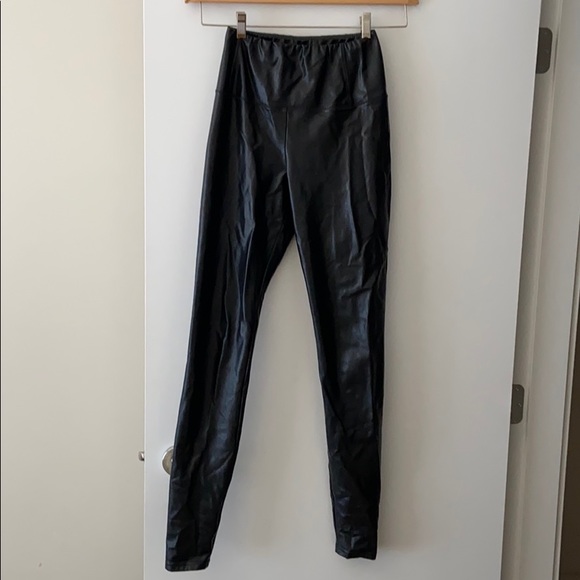 Aritzia Wilfred Free Daria vegan leather legging - Picture 3 of 8